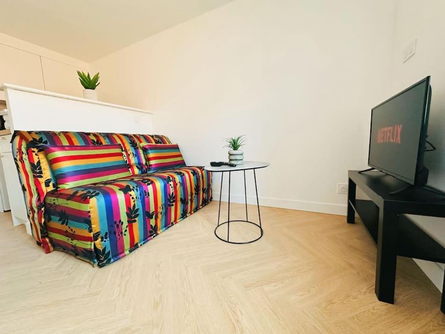 Le Studio - Cocon Scandinave - Parking Gratuit Pont-de-Veyle Extérieur photo